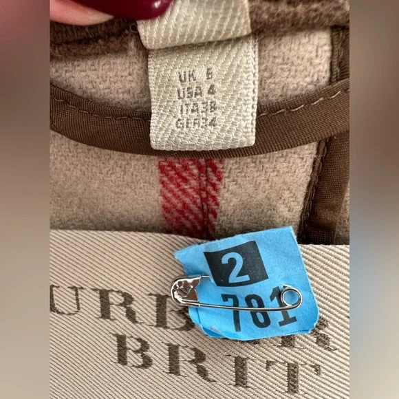 Authentic Burberry Brit 100% wool coat US 4 - Picture 13 of 16